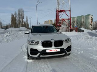 2018 BMW X3 20d xDrive III (G01), белый, 3650000 рублей, вид 3