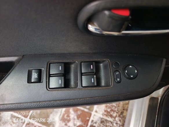 2010 Mazda 6 II (GH) Рестайлинг, серебристый, 1200000 рублей - вид 8