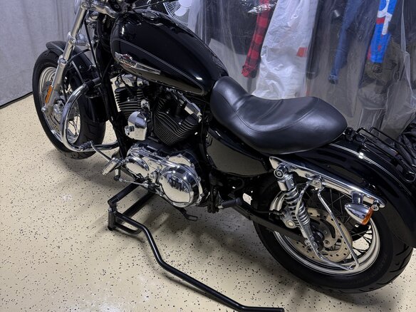 2012 Harley-Davidson Sportster 1200, чёрный, 800000 рублей