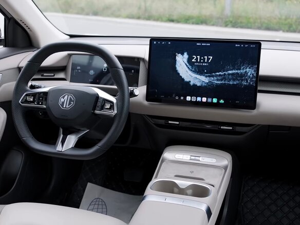 2025 MG ES5 62.2 kWh, серебристый - вид 5