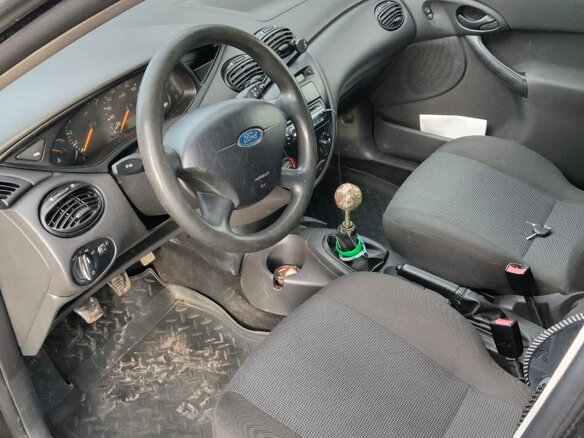 2004 Ford Focus I Рестайлинг, чёрный, 250000 рублей - вид 4