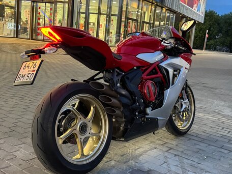 2020 MV Agusta F3 675, красный, 739000 рублей, вид 2