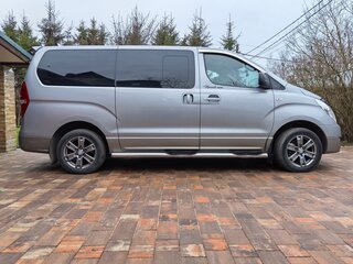 2017 Hyundai Grand Starex I Рестайлинг, серый, 3000000 рублей, вид 3