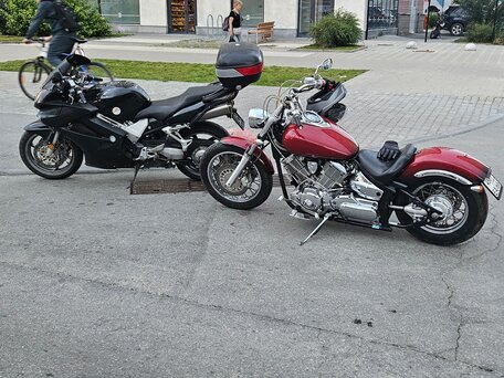 2003 Yamaha XVS1100, красный, 480000 рублей, вид 1
