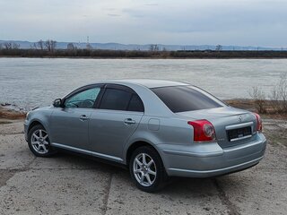 2007 Toyota Avensis II Рестайлинг, серебристый, 800000 рублей, вид 3
