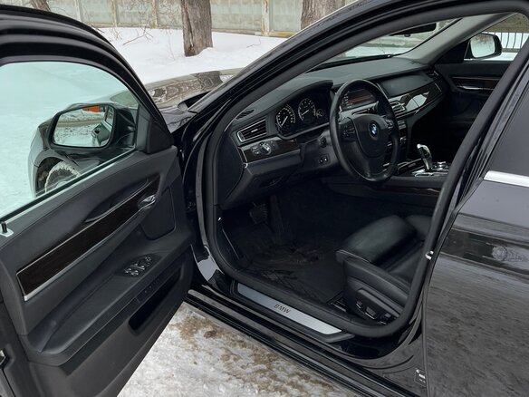 2013 BMW 7 серии Long 750Li xDrive V (F01/F02/F04) Рестайлинг, чёрный, 1750000 рублей - вид 11