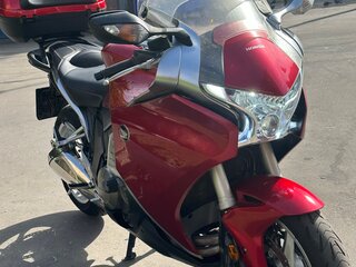 2012 Honda VFR 1200, красный, 777000 рублей, вид 4