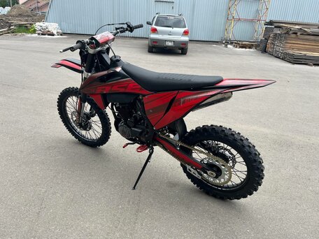 2025 BSE T4, красный, 244490 рублей, вид 3