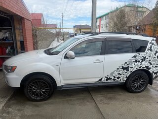 2012 Mitsubishi Outlander II Рестайлинг, белый, 1600000 рублей, вид 4