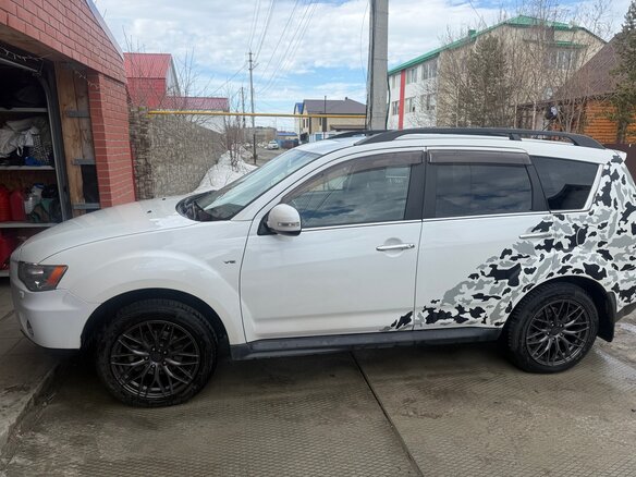 2012 Mitsubishi Outlander II Рестайлинг, белый, 1600000 рублей - вид 3