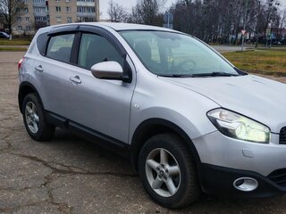 2011 Nissan Qashqai I Рестайлинг, серебристый, 940000 рублей, вид 3