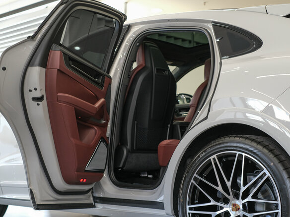 2026 Porsche Cayenne Coupé III Рестайлинг, серый, 20800000 рублей - вид 25