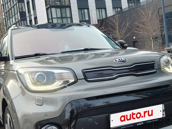 2019 Kia Soul II Рестайлинг, серебристый, 2000000 рублей - вид 2