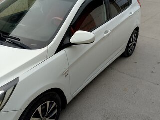 2014 Hyundai Solaris I, белый, 800000 рублей, вид 3