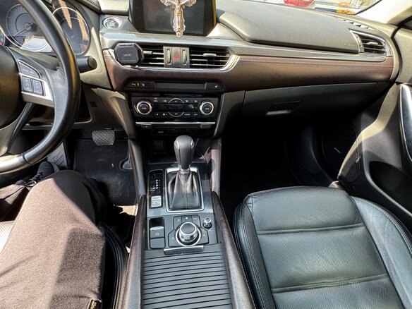 2015 Mazda 6 III (GJ) Рестайлинг, белый, 1620000 рублей - вид 14