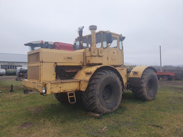 2006 Кировец К-700, золотистый, 2200000 рублей
