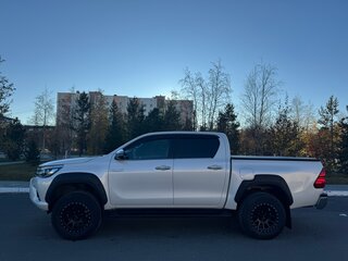 2018 Toyota Hilux VIII, белый, 4000000 рублей, вид 1