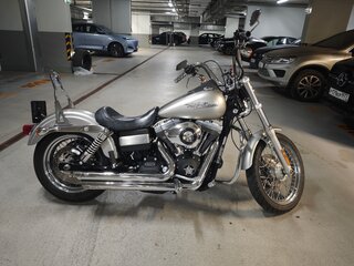 2008 Harley-Davidson Street Bob, серебристый, 800000 рублей, вид 1