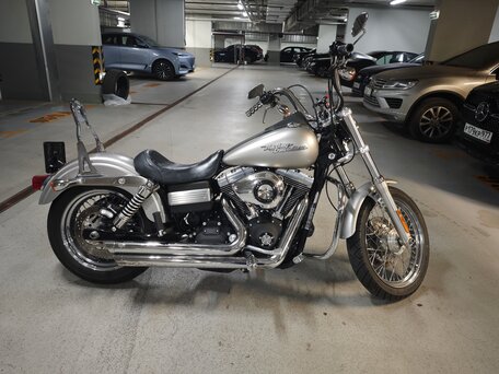 2008 Harley-Davidson Street Bob, серебристый, 800000 рублей, вид 1