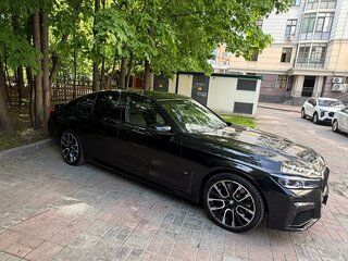 2021 BMW 7 серии 730d xDrive VI (G11/G12) Рестайлинг, чёрный, 7100000 рублей, вид 1