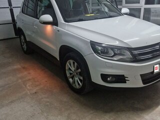 2015 Volkswagen Tiguan I Рестайлинг, белый, 1450000 рублей, вид 3