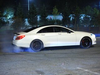 2014 Mercedes-Benz CLS 550 II (C218), белый, 2300000 рублей, вид 4