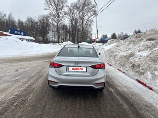2017 Hyundai Solaris II, серебристый, 1350000 рублей, вид 4