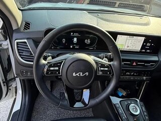 2022 Kia Seltos I Рестайлинг, белый, 2990000 рублей, вид 4