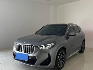2025 BMW iX1 eDrive 25L, серый, 3830111 рублей, вид 3