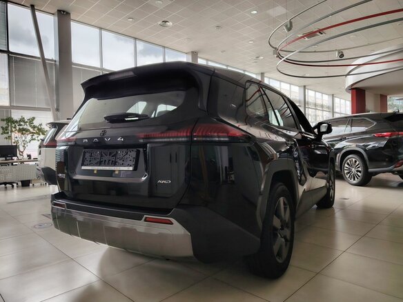2026 Toyota RAV4 VI (XA60), чёрный - вид 4