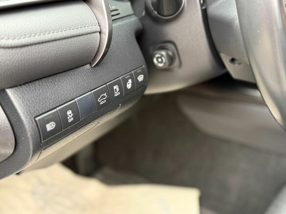 2021 Toyota Camry VIII (XV70) Рестайлинг, серебристый, 3900000 рублей - вид 15