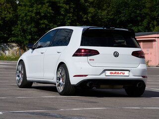 2019 Volkswagen Golf GTI VII Рестайлинг, белый, 2600000 рублей, вид 2