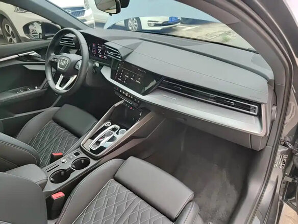 2025 Audi A3 Sportback 35 TFSI IV (8Y) Рестайлинг, серебристый, 2280000 рублей - вид 11