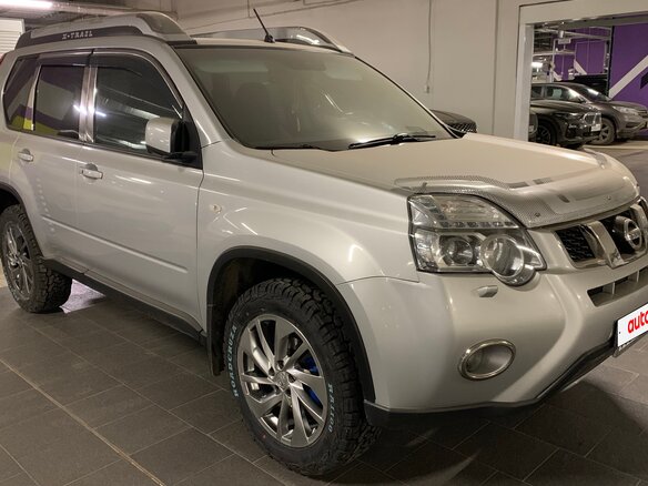 2014 Nissan X-Trail II Рестайлинг, серебристый, 2000000 рублей - вид 1