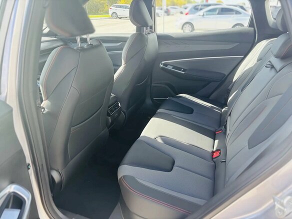2026 Geely Cityray, серебристый, 2954990 рублей - вид 11