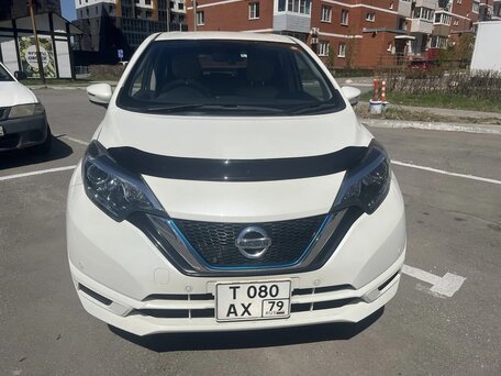 2019 Nissan Note e-Power II Рестайлинг, белый, 1100000 рублей, вид 3