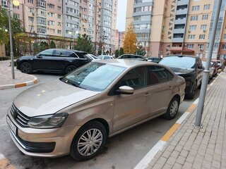 2017 Volkswagen Polo V Рестайлинг, бежевый, 669000 рублей, вид 2
