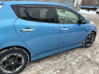 2012 Nissan Leaf (EM61) I (ZE0/AZE0), голубой, 600000 рублей, вид 3