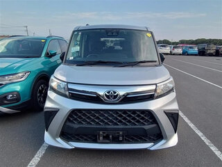 2022 Toyota Roomy I Рестайлинг, серебристый, 990000 рублей, вид 2
