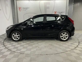 2014 Hyundai Solaris I Рестайлинг, чёрный, 835000 рублей, вид 5
