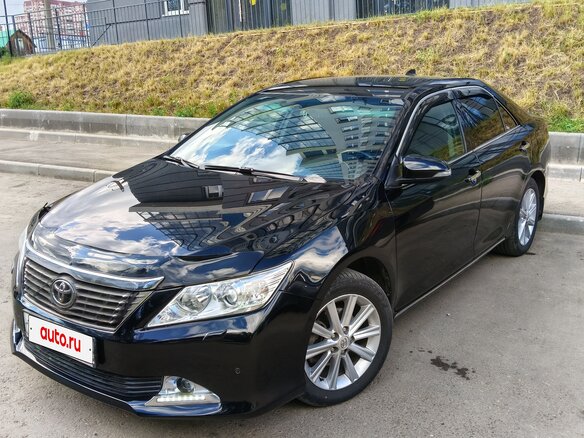 2014 Toyota Camry VII (XV50), чёрный, 1750000 рублей