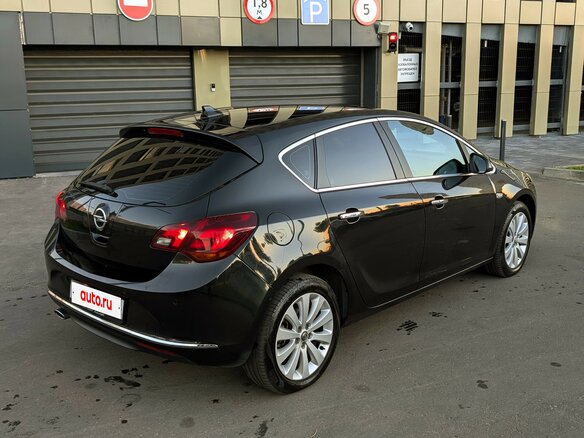 2013 Opel Astra J Рестайлинг, чёрный - вид 3