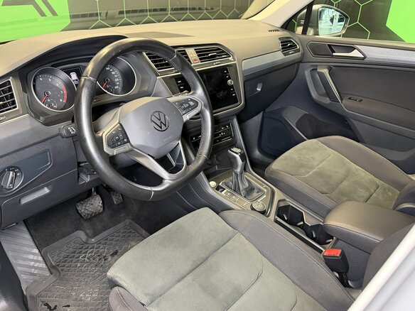 2021 Volkswagen Tiguan II Рестайлинг, серый - вид 12