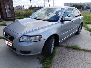 2010 Volvo S40 II Рестайлинг, серебристый, 680000 рублей, вид 3