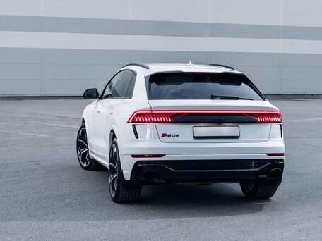 2022 Audi RS Q8 I, белый, 14900000 рублей, вид 4