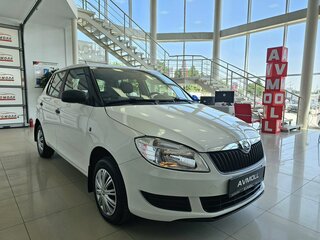 2013 Skoda Fabia II Рестайлинг, белый, 795000 рублей, вид 3