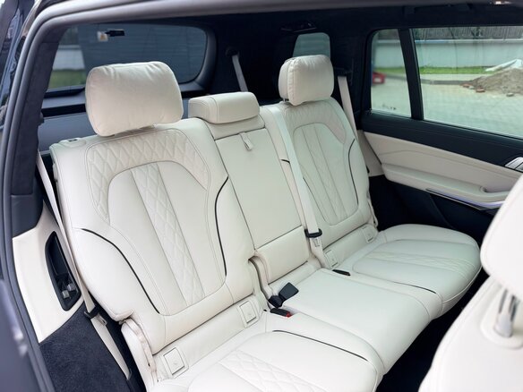 2025 BMW X7 40i I (G07) Рестайлинг, чёрный - вид 17