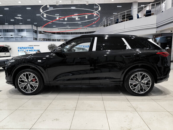 2026 Audi Q5 L III (GU), чёрный, 6250000 рублей - вид 7