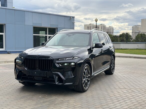 2025 BMW X7 40i I (G07) Рестайлинг, чёрный - вид 6