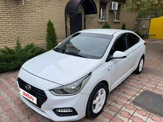 2017 Hyundai Solaris II, белый, 930000 рублей, вид 4